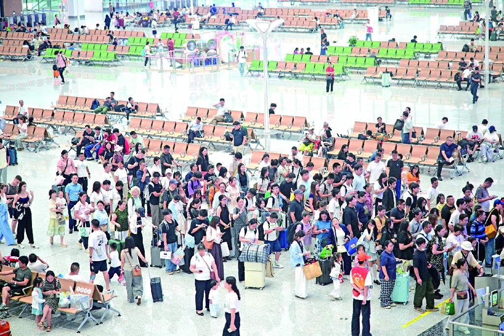 2026年暑运开启重庆东站迎客流高峰期.jpg