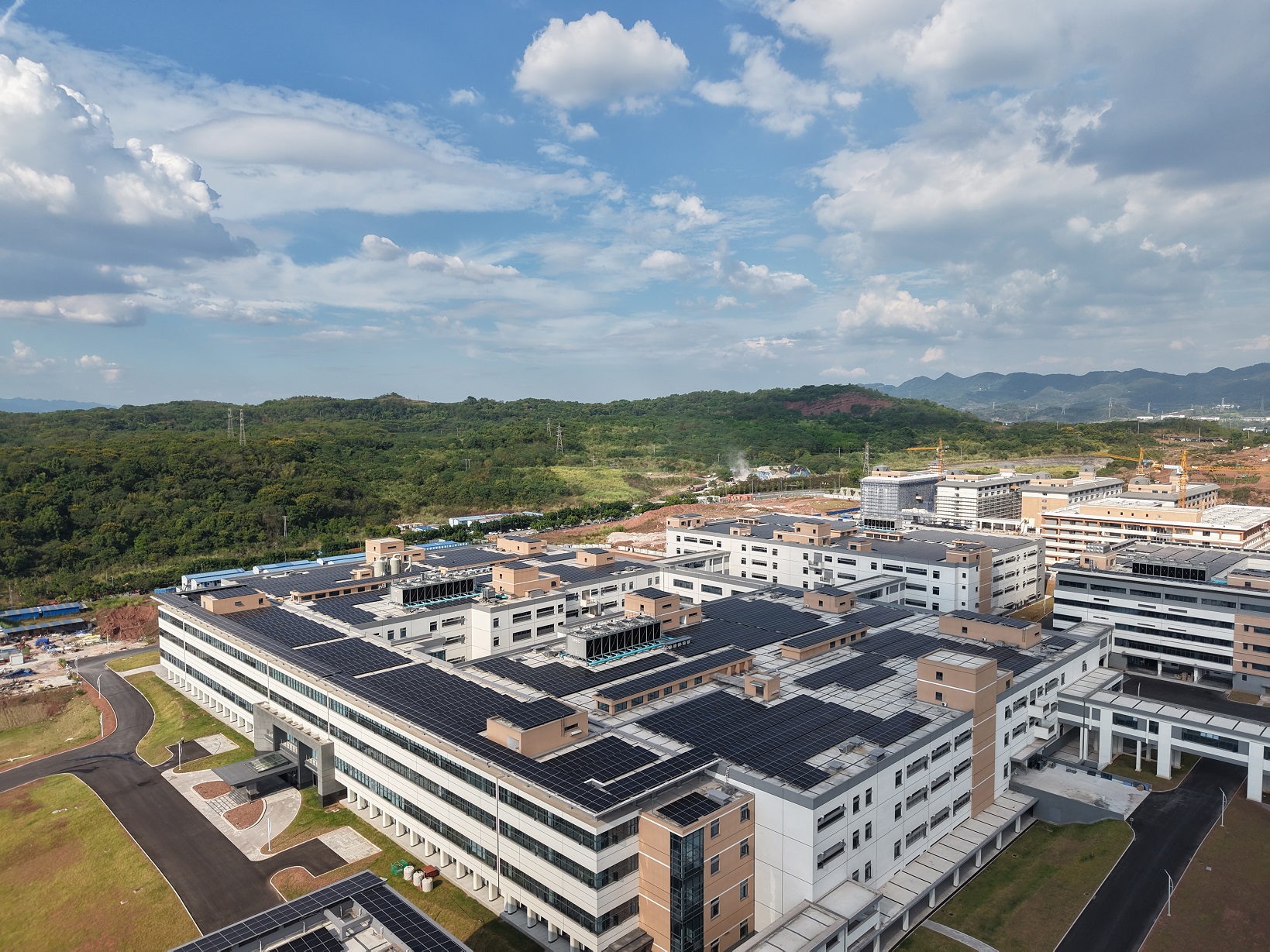 台达西部制造基地建设正加快进行.jpg